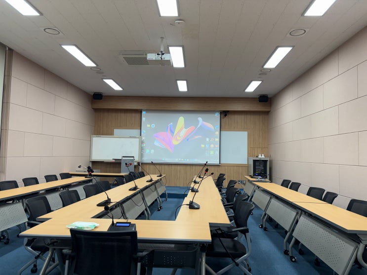  강원도 인제 원통고등학교 강의실 5000안시 레이저빔프로젝터 HDMI 무선 송수신기 설치 시공