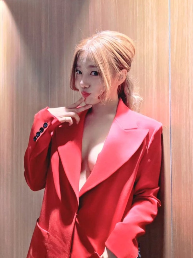 이채영이라는 이름에 더해진 감독이라는 수식어. 벙커와 함께 찾아온 근황