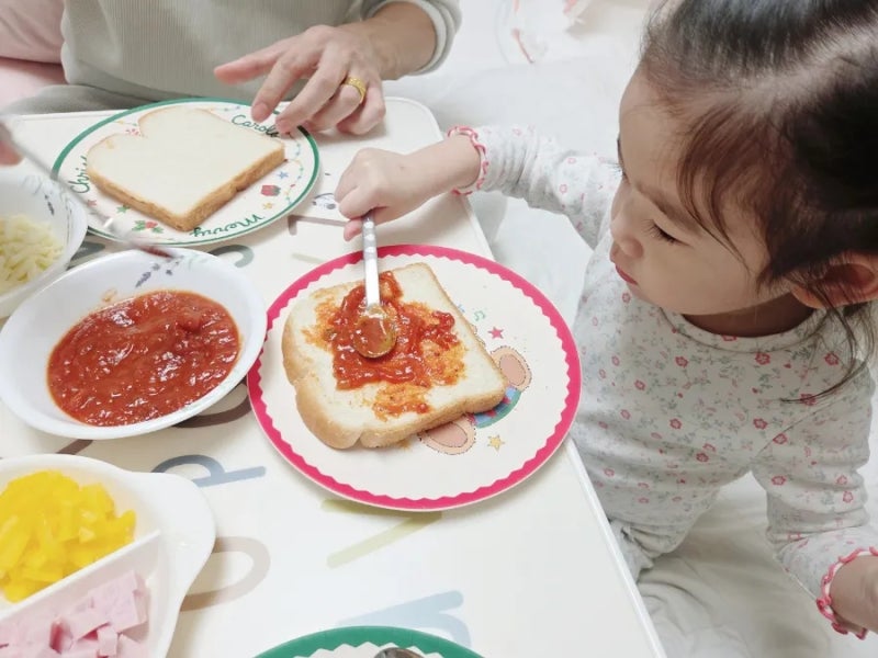 28개월 아기 엄마랑 아빠랑 식빵 피자빵 만들기 집콕 요리놀이
