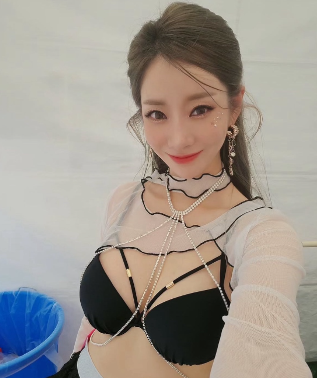"내 결혼식에 부모님이 가짜였다니..." 개그우먼 안소미, 눈물로 밝힌 10년 전 '부모 대행'의 ....