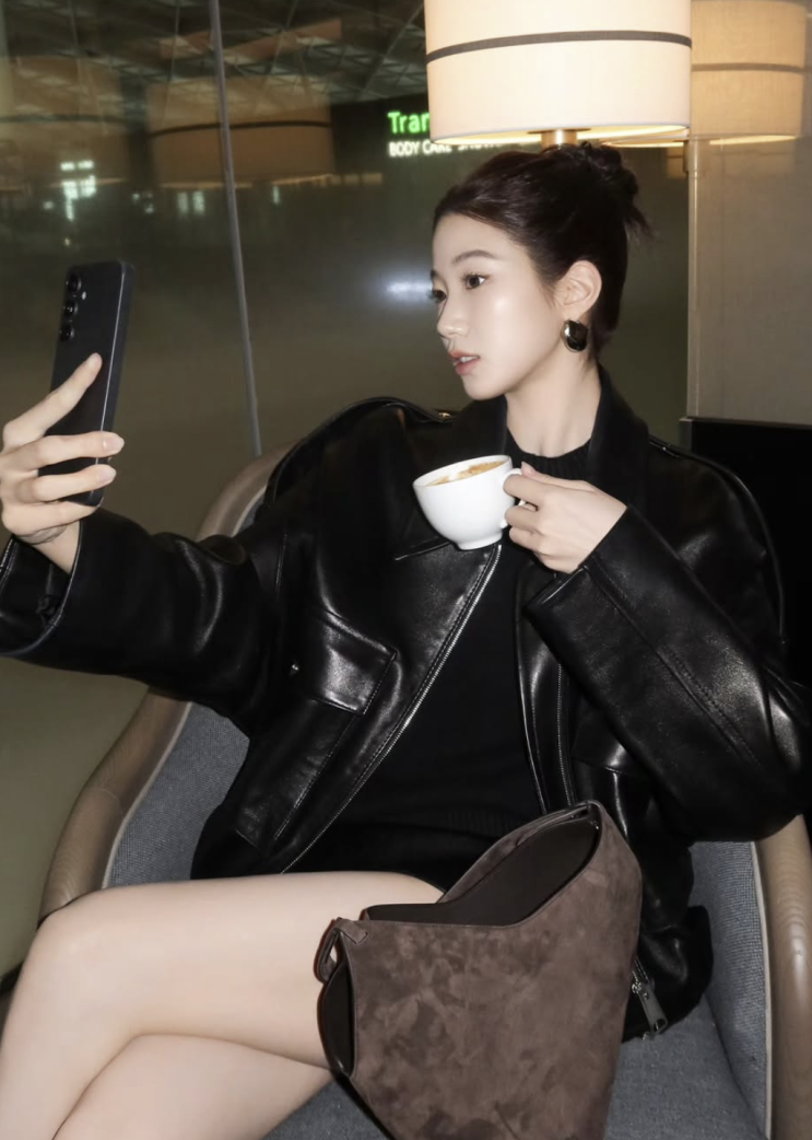  [셀럽 패션] 카즈하 인스타그램 패션간절기 자켓 코디 정석