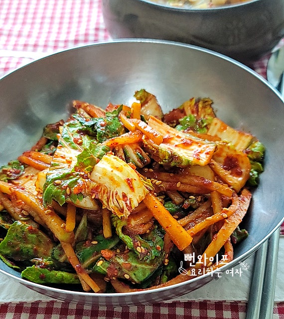 봄을 부르고 입맛도 부르는 봄동 겉절이 봄동 비빔밥 레시피