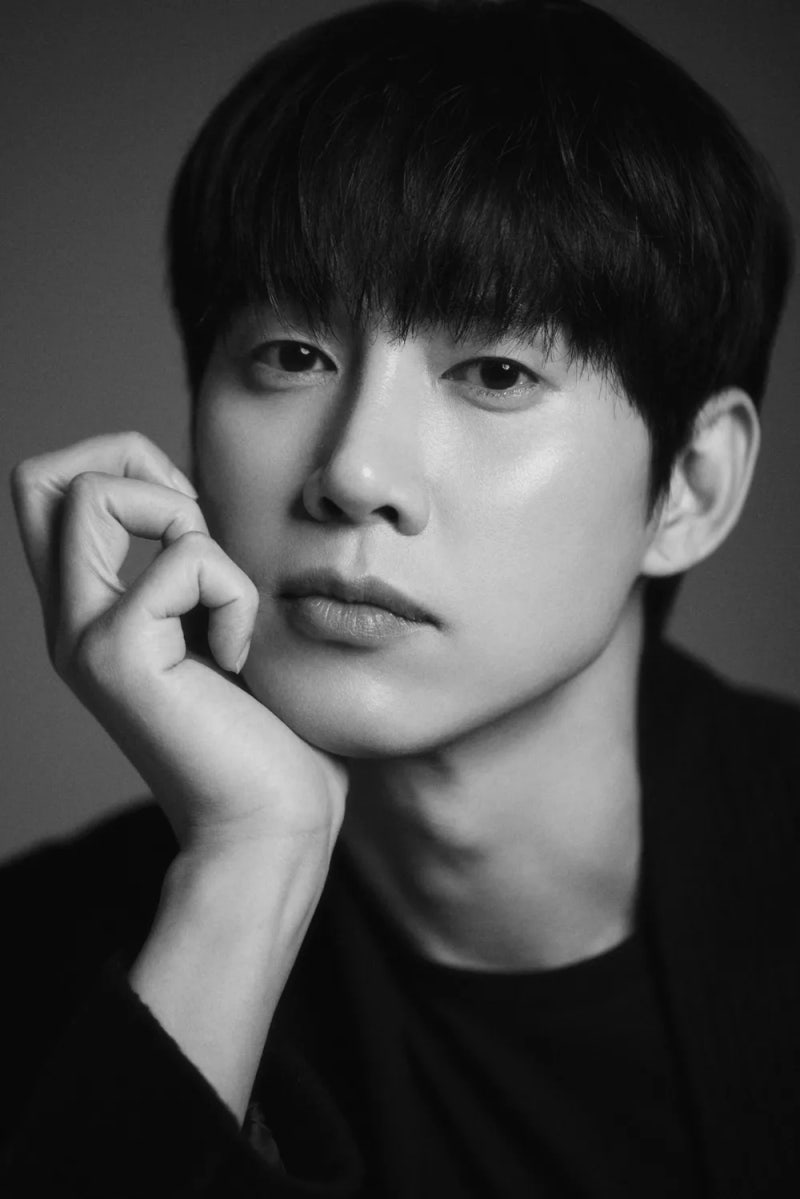 박성훈 프로필 나이 키 학력 총정리! 배우 데뷔 집안 류현경 논란 후 미혼남녀의 효율적 만남....