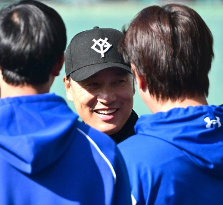 요미우리 타격코치로 변신한 이승엽, 오키나와서 삼성과 연습경기 치러