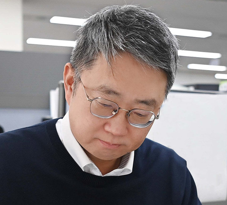  "4급 과장이 하루아침에 2급 국장? 트럼프까지 움직인 '마스가 과장'의 정체"