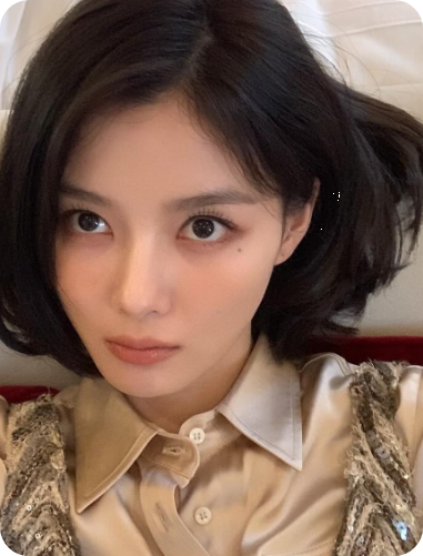 ♀️ ‘단발병 유발자’ 등극! 김유정, 트임 스커트로 완성한 고혹적 미모