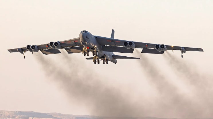 소규모의 <b>B-52 폭격기</b> 기종으로 인해 엔진 및 레이더 성능 향상... 