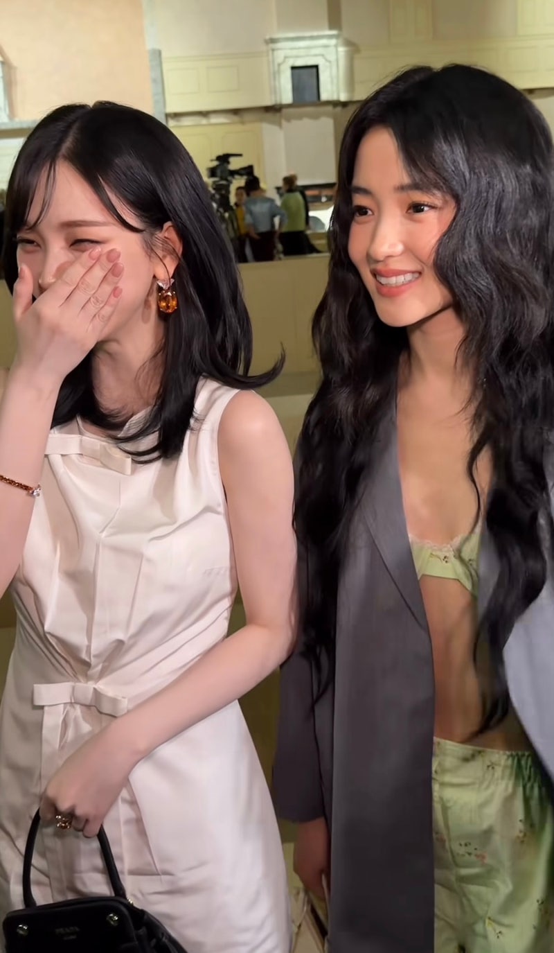 “다르지만 둘 다 예뻐” 김태리•카리나 프라다 F/W 밀라노 패션위크 현장