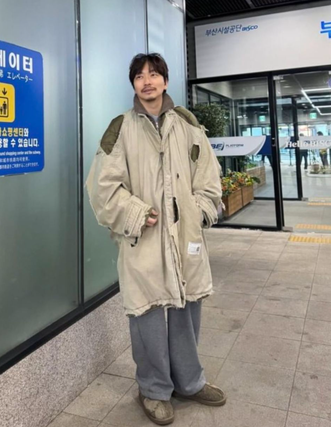 "동묘 옷 무덤에서 주운 줄..." 이동휘 누더기 야상 코트 충격적인 실제 가격