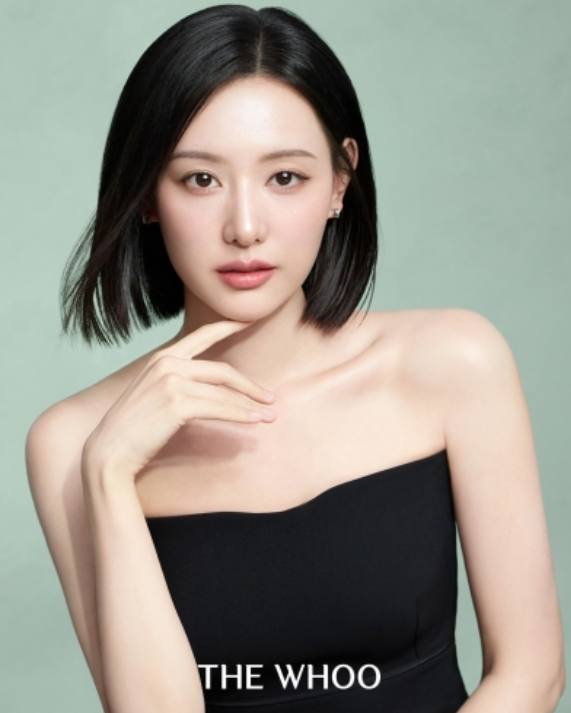  우아한 아름다움이 깃든 김지원, 단발 변신 태후 리즈 소환