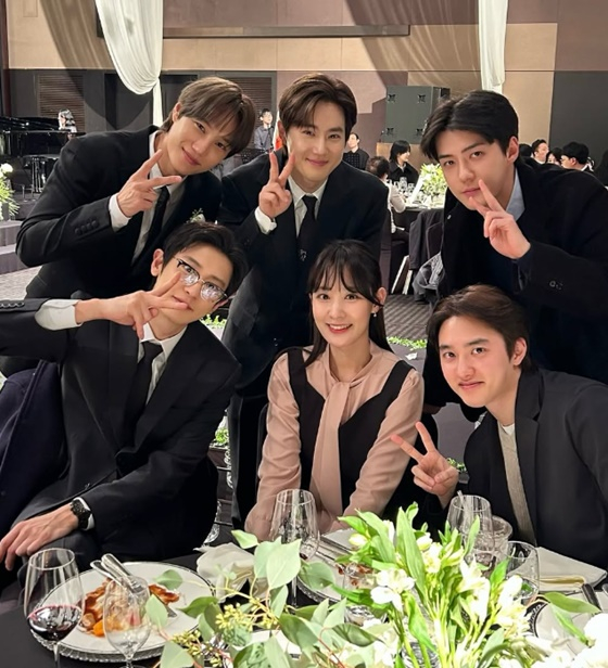 「羨ましすぎて涙が出るㅠ」EXOファンの間で話題沸騰！チャニョル姉の結婚式ゲスト認証ショット
