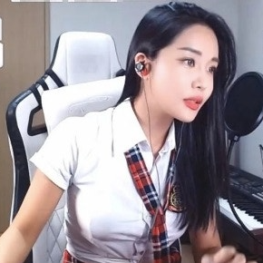  “ADHD 약까지 끊었다”... 73kg 고백한 11살 연상과 결혼한 그녀, 금주 9일 만에 -3kg 뺀 비결