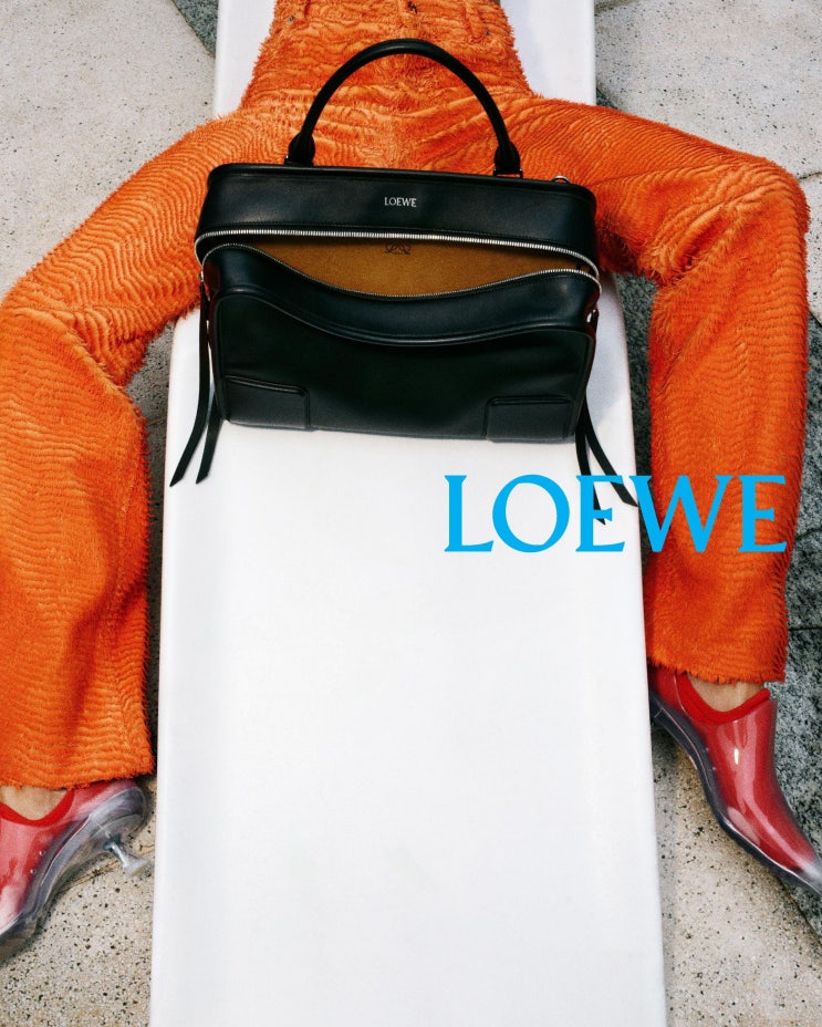  로에베(LOEWE) 창립 180주년 기념 '아마조나 180 백' 론칭