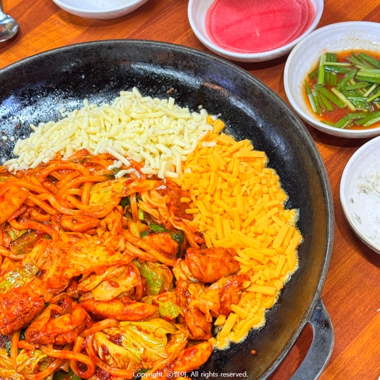  서울 홍대 가볼만한곳 신미경홍대닭갈비 원조 치즈 퐁듀 & 볶음밥