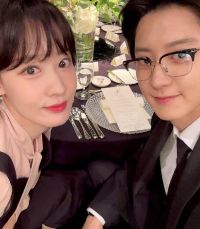 EXO Chanyeol's Sister Park Yoora Reunites with Suho's Brother at His Wedding, Becomes a Hot Topic... Profile & Instagram Summary