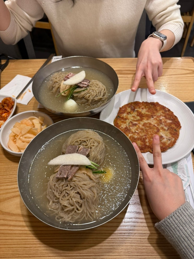  잠실 평양냉면 맛집 을밀대 : 롯데백화점 11층에서 즐기는 중독성 강한 육수와 녹두전
