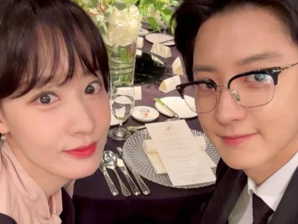 엑소 찬열 누나 박유라 멤버들과 사진 올려 인스타 나이