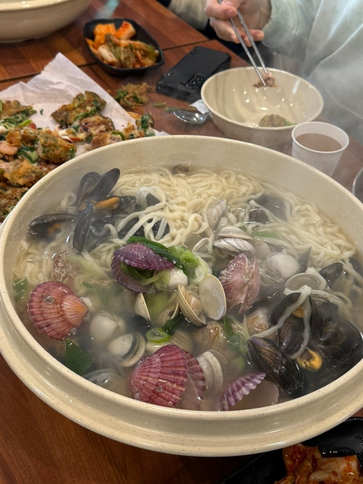  의왕 탑해물칼국수 : 산더미 해물과 고추튀김, 깻잎전에 반한 내돈내산 솔직 후기