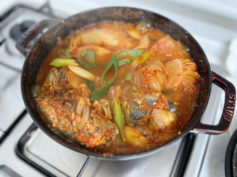 스타우브 시스테라 24 전골냄비 / 시스테라 석류레드 / 묵은지고등어 무조림 레시피