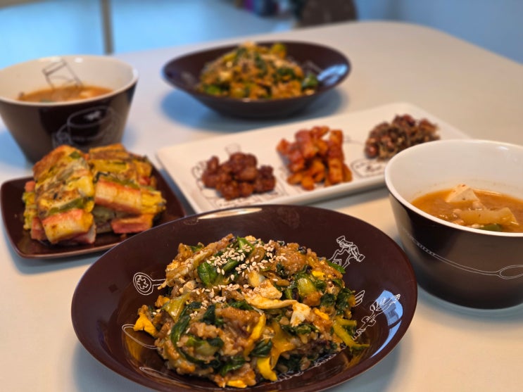  별거 없는 하루의 봄동 비빔밥