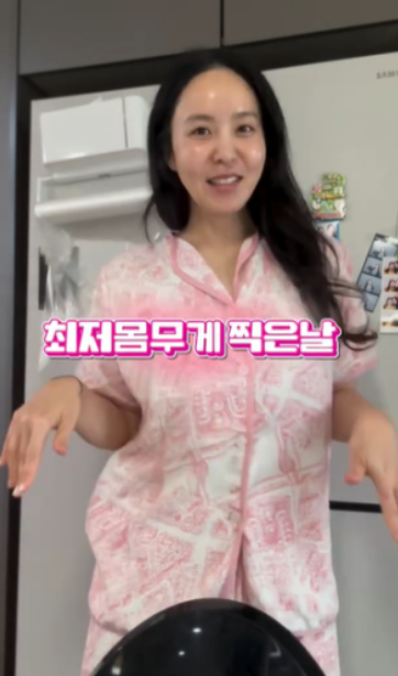   '최동석과 이혼 소송' 박지윤, 역대 최저 몸무게 경신… "군살 없는 슬림 라인" 급찐급빠 비결은?