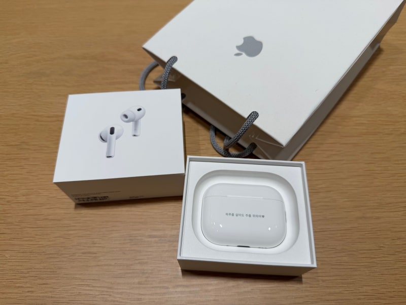 Apple 홍대매장 | 에어팟 프로3 각인 픽업 AirPods Pro 3 | 에어팟프로2 비교