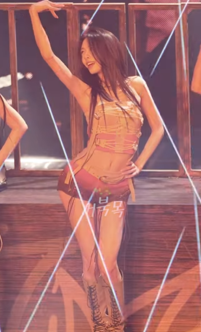 다시 논란 터진 유나 골반?