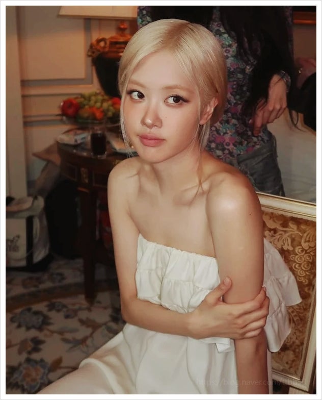  톱스타 블랙핑크 로제의 7년 탈색 투혼과 2026년 케이팝의 역사를 바꾼 독보적 커리어 근황 분석