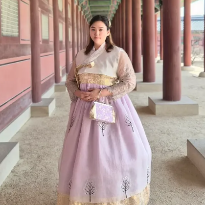  “한복 입는 게 꿈이었어요”... 70kg 감량하고 ‘인생 리즈’ 찾은 톱스타 시누이, 비결은 ‘식전 이것’?
