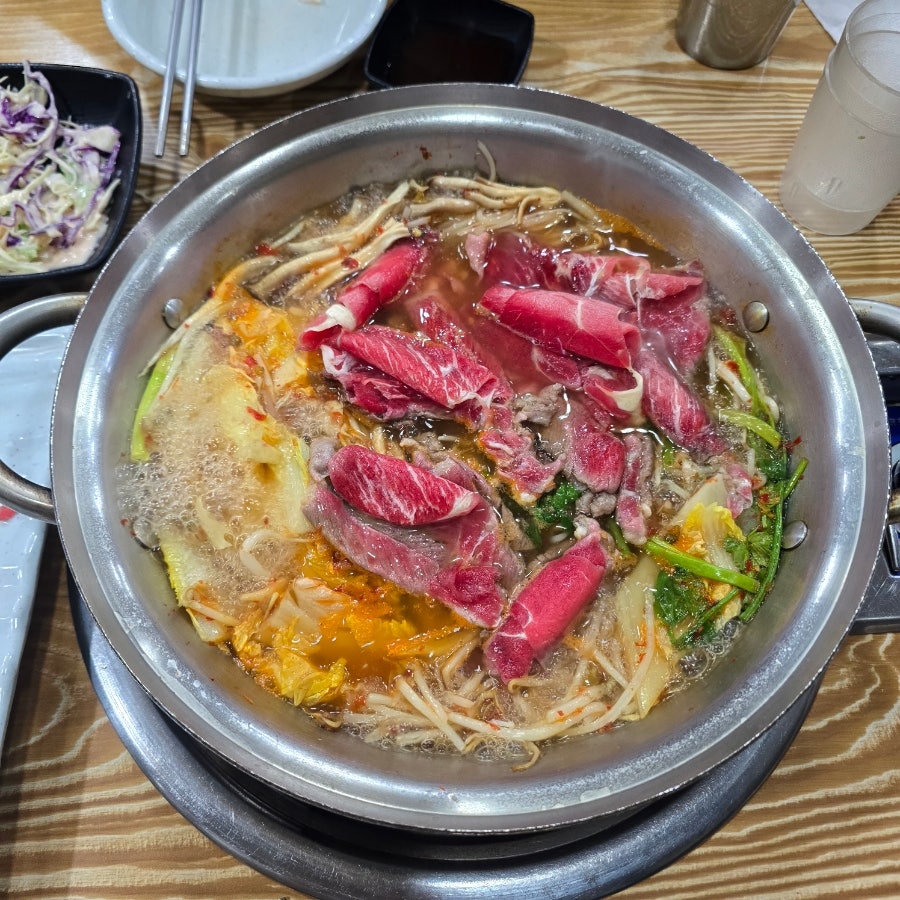 얼큰이샤브샤브칼국수 사진 1