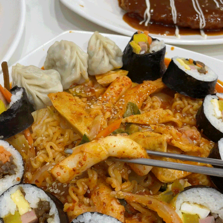  대전 분식 맛집 본만쥬 갈마점 | 떡볶이, 김밥, 만두, 돈까스까지 골라먹는 재미가 있는 20년 내공의 맛