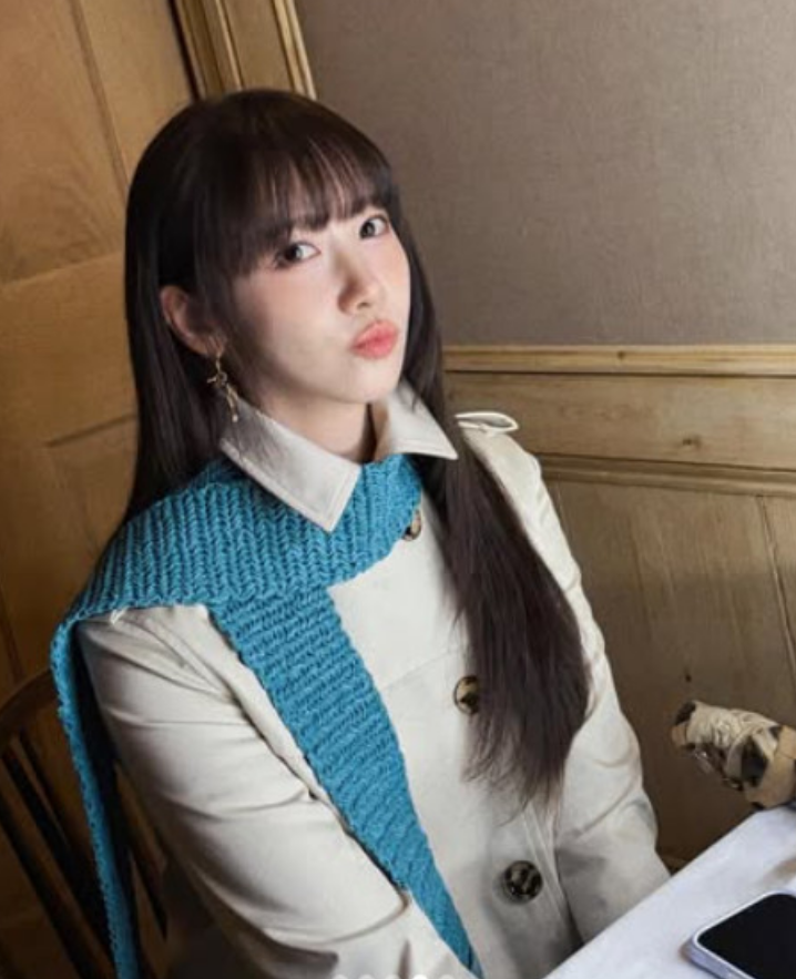 소녀시대 윤아, 동안 미모 변신 앞머리 자르고 런던에서 찍힌 실물, 이게 36살?