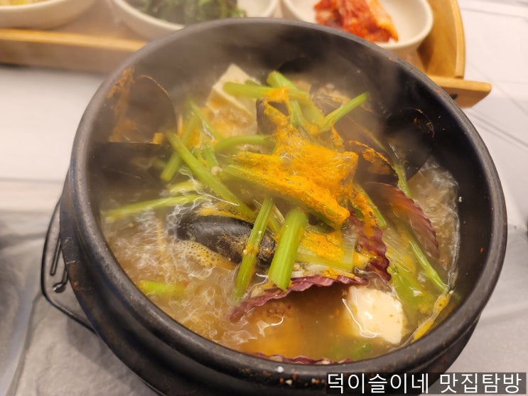  [거제도 여행] 학동 몽돌해변 맛집 뚝심몽돌조개구이 '구 몽돌93' : 조개구이와 해물뚝배기의 완벽한 조화