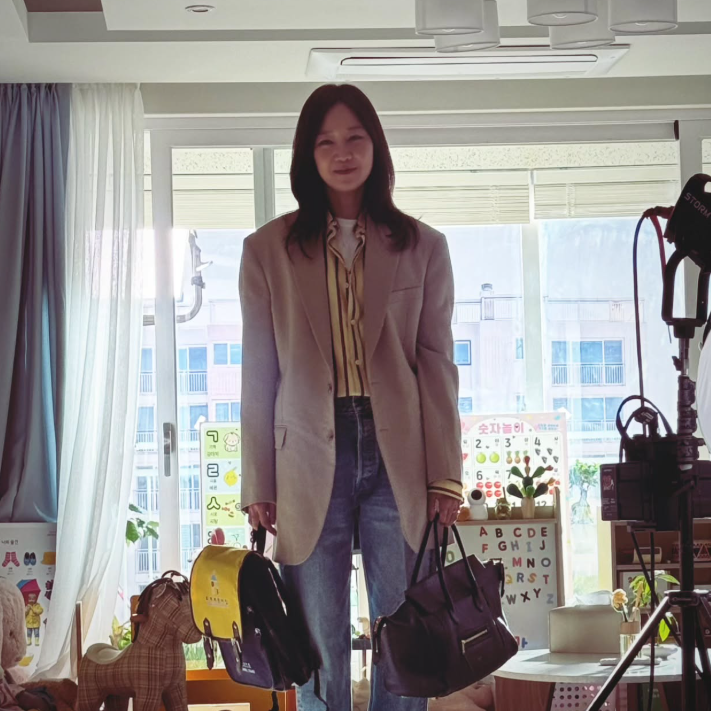 공효진 머리 40대 여성헤어스타일 히피펌 젤리펌 미디움 레이어드컷 시스루뱅
