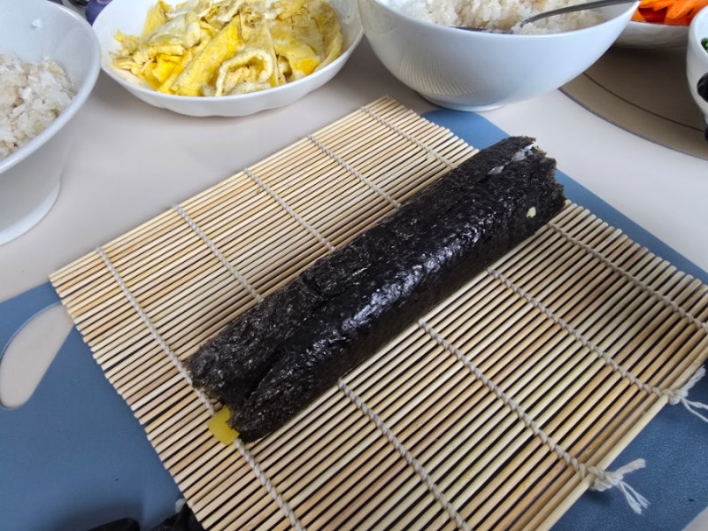 다이소 김밥말이 발 후기, 안 터지게 김발로 마는 법