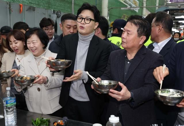  한동훈 "탄핵의 바다 건너는 배로 써달라"…출마 여부 즉답 피해