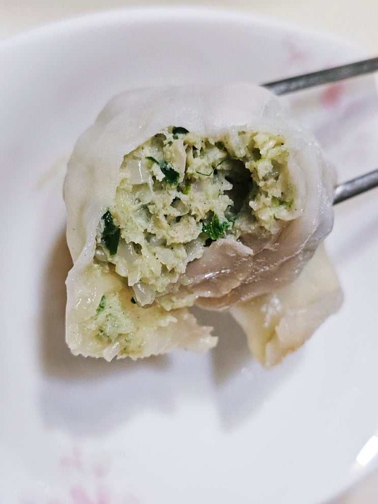  비비고 왕만두 냉동만두 찌는법 칼로리 솔직후기