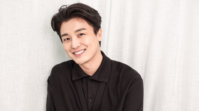 '비주얼이 곧 재능' 선언한 훈남 배우의 솔직한 고백과 설레는 사복 패션