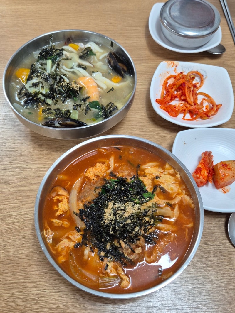 강릉 중앙시장 칼국수집 감자바우 장칼국수