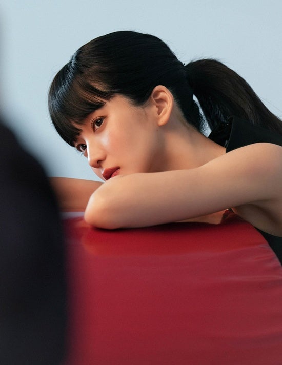 Kim Tae-ri's Freckle Makeup Transformation: Perfectly Pulling Off Freckles with Her Chameleon-like Charm