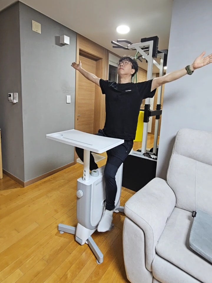  가정용 홈트 운동기구 멜킨 실내자전거 모노바이크 편한 안장과 유산소 효과 후기