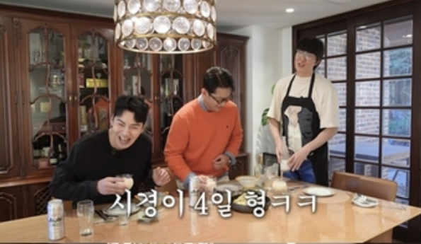 성시경 박용택 생일 신경전 생일은 성시경이 형이고 학번은 박용택이 선배