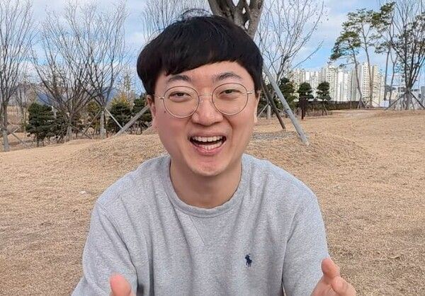  김선태, 유튜브 개설 하루만에 70만 육박 '골드버튼 임박'