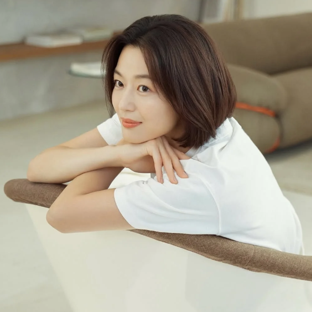  긴머리 박제라더니... 전지현 실물 태슬컷 공개 후 난리난 식단 루틴