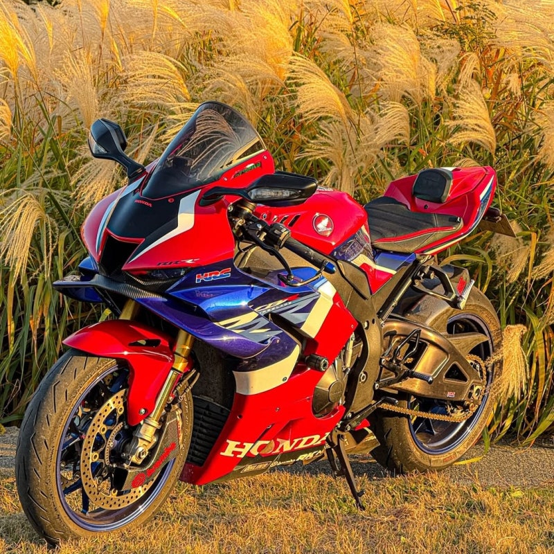 혼다CBR1000RR-R 파이어블레이드 SP 혼다 오토바이 기술력을 쏟아부은 리터급 슈퍼 스포츠 바이....