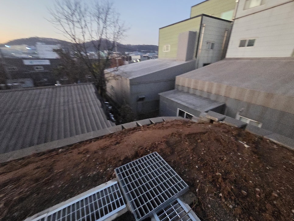 경기 평택휀스 신축 공장 빠른 시공 요청 메쉬휀스 앙카타입 블랙 설치