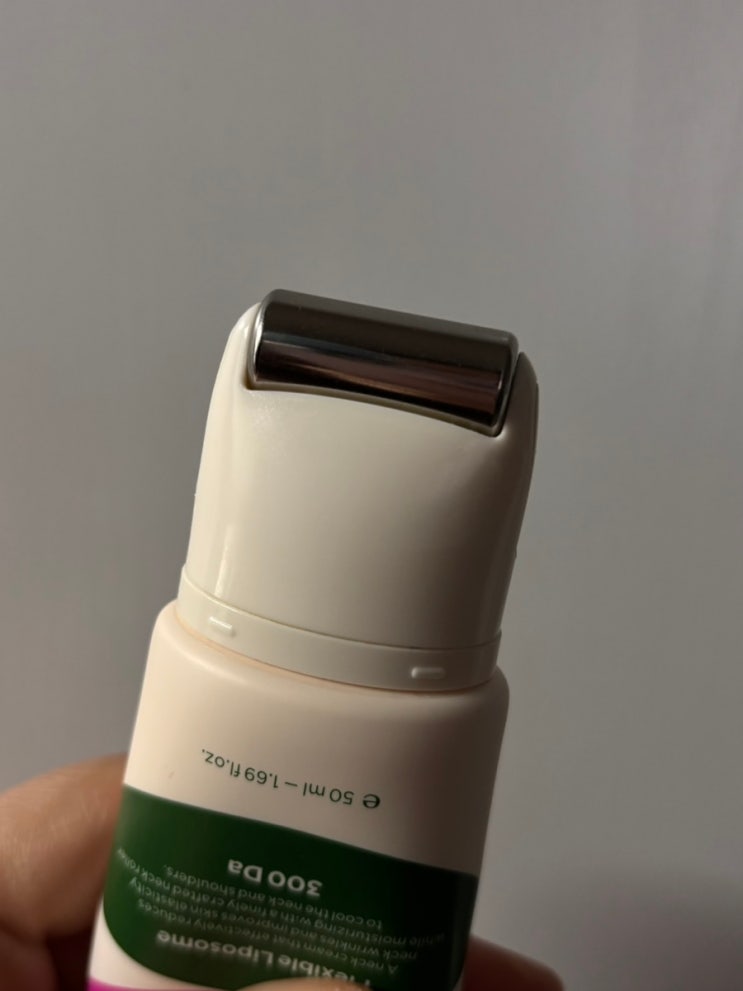  쭈굴쭈굴 목주름 걱정된다면? CKD 괄사 넥크림, 손 안 대고 3분 컷 하는 법