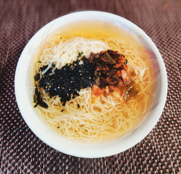  잔치국수 멸치육수 내는법: 쓴맛 싹 잡는 식당 황금비율 (ft. 찬물 30분)