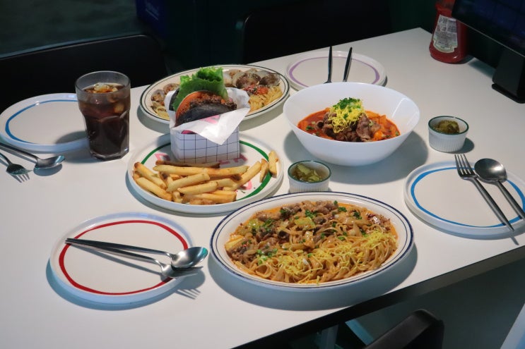  양재 햄버거의 혁명! 버거베어 프리다이너에서 즐기는 양재천 데이트 맛집 코스