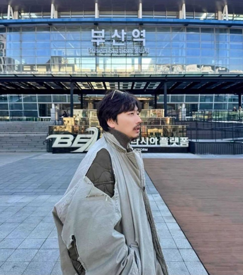 나혼산 이동휘 품바옷 야상 패션, 빈티지 끝판왕? 메종 미하라 야스히로 코트 정보 및 코디 ....